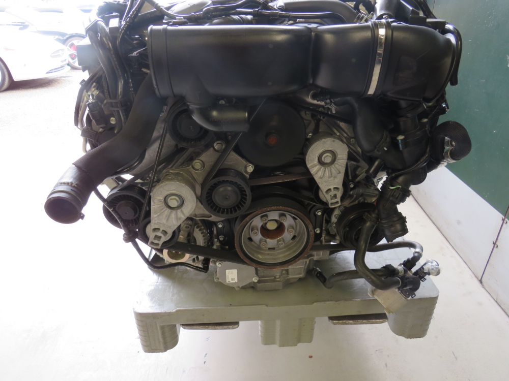 Jaguar F-Pace SVR complete motor 575PK zonder versnellingsbak en maar 161 kilometer AJ813907