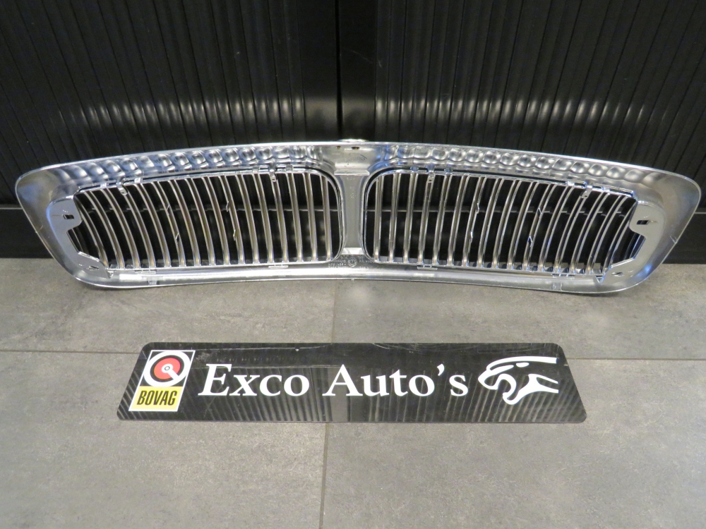 Jaguar Daimler grill complete HNC5504CB New 