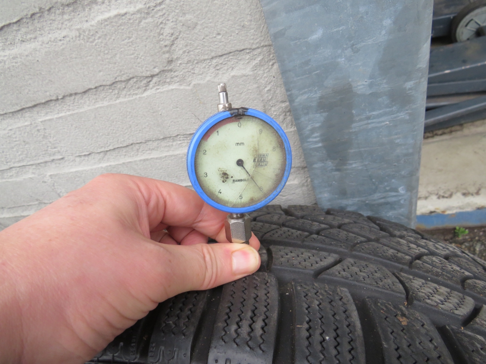 Jaguar 20 inch Vortex velgenset met winterbanden C2P21957 C2P21958 Gebruikt