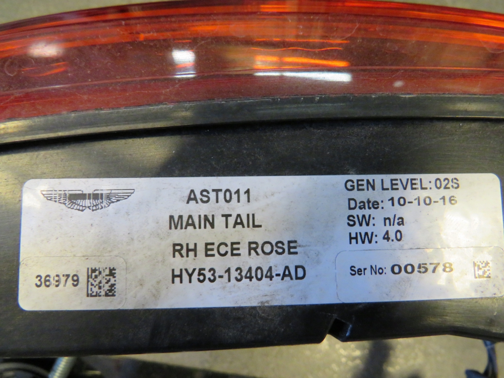 Aston Martin DB11 rechter achterlicht Gebruikt HY5313404AD