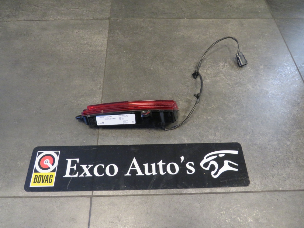 Aston Martin DB11 decklid lamp rechts HY53138452AC gebruikt