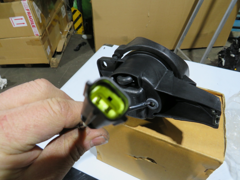 Aston Martin Foglamp right 37-81227 New